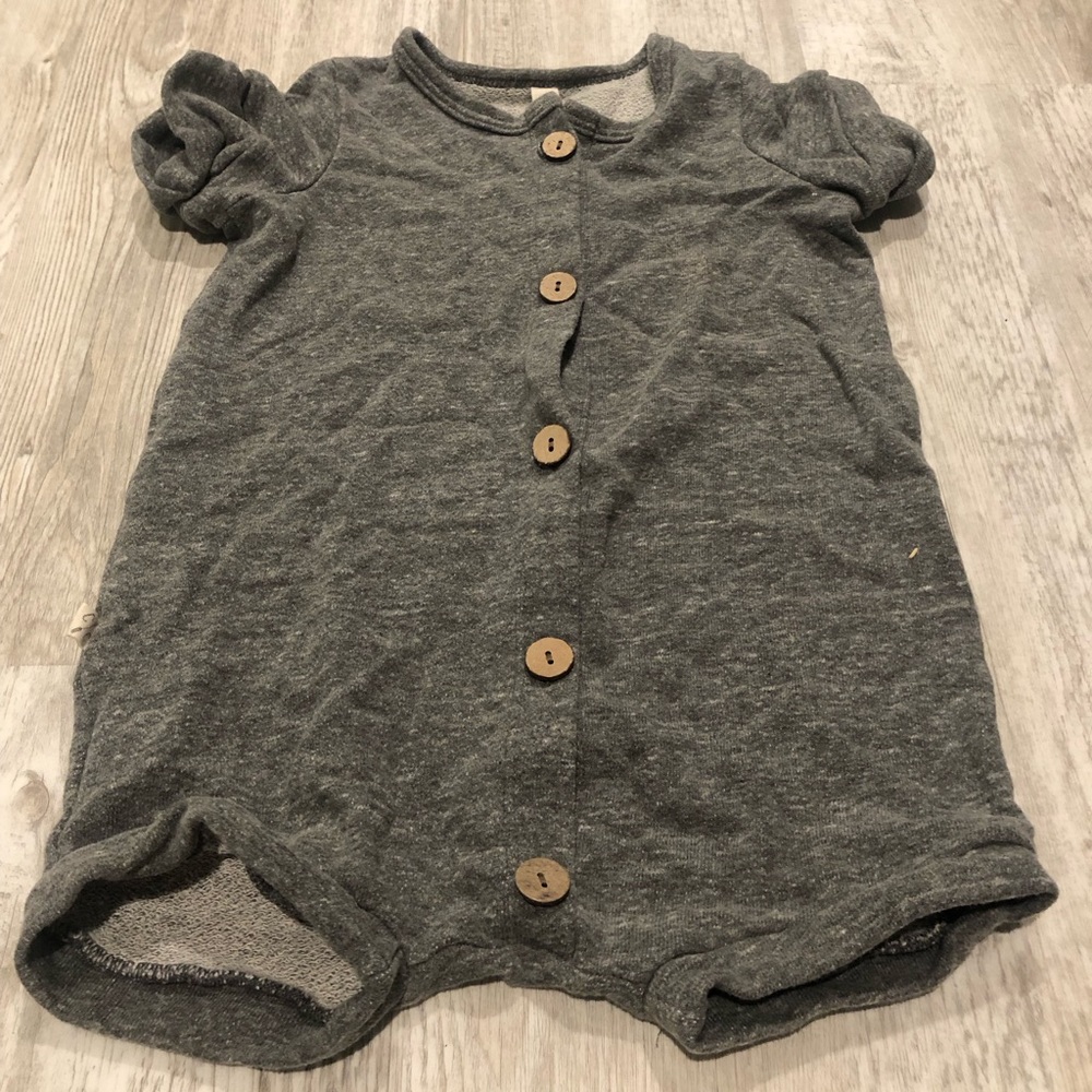 4T Childhoods short Romper in grey